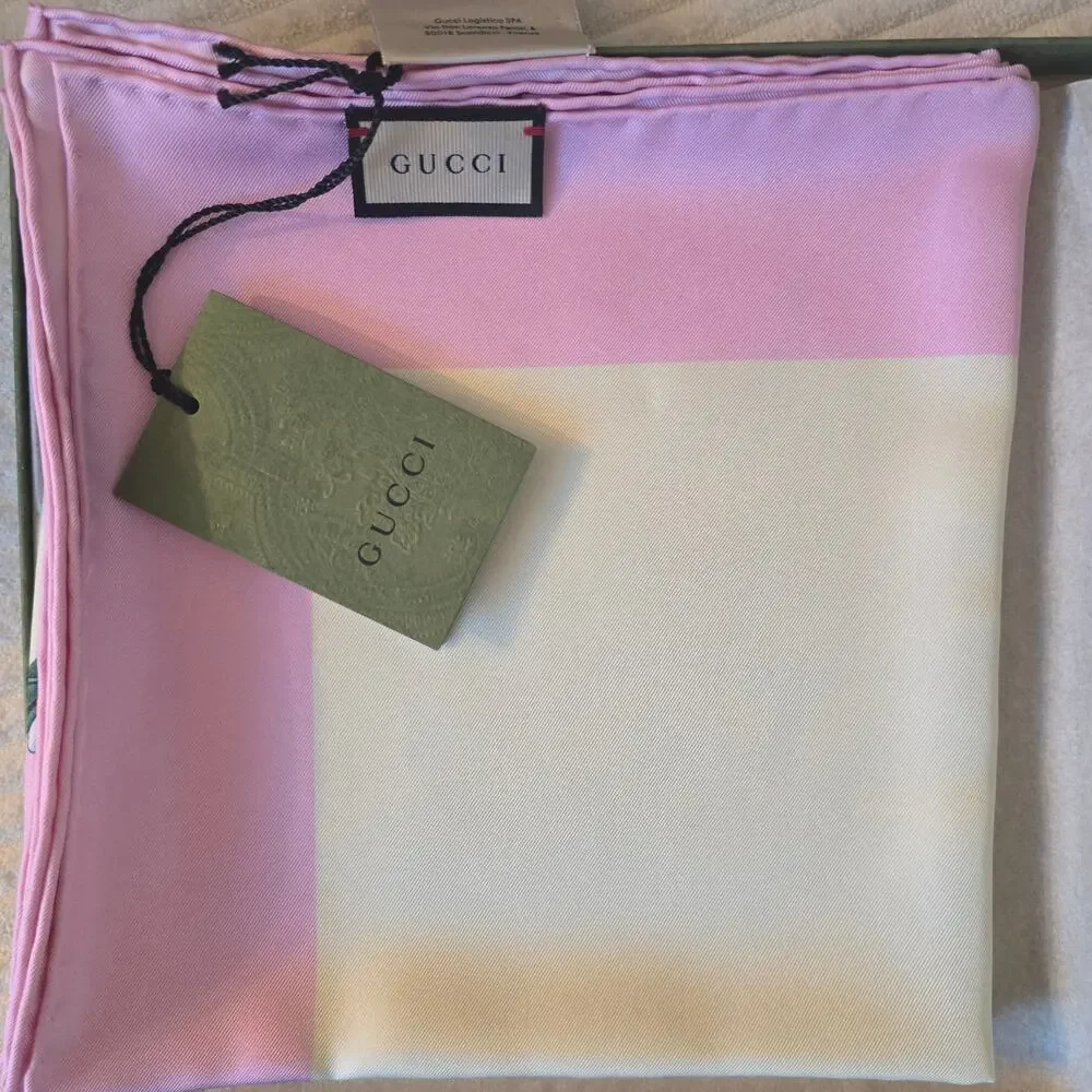 Gucci gorgeous scarf